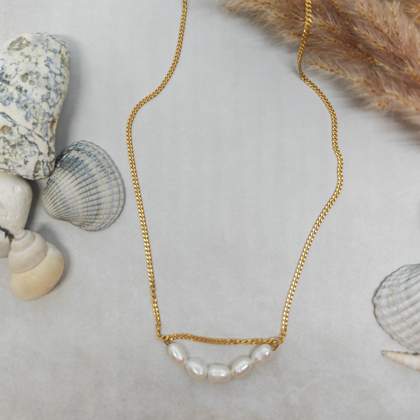 PRÉCIEUSE - collier chaine fine - pendentif barrette 5 perles