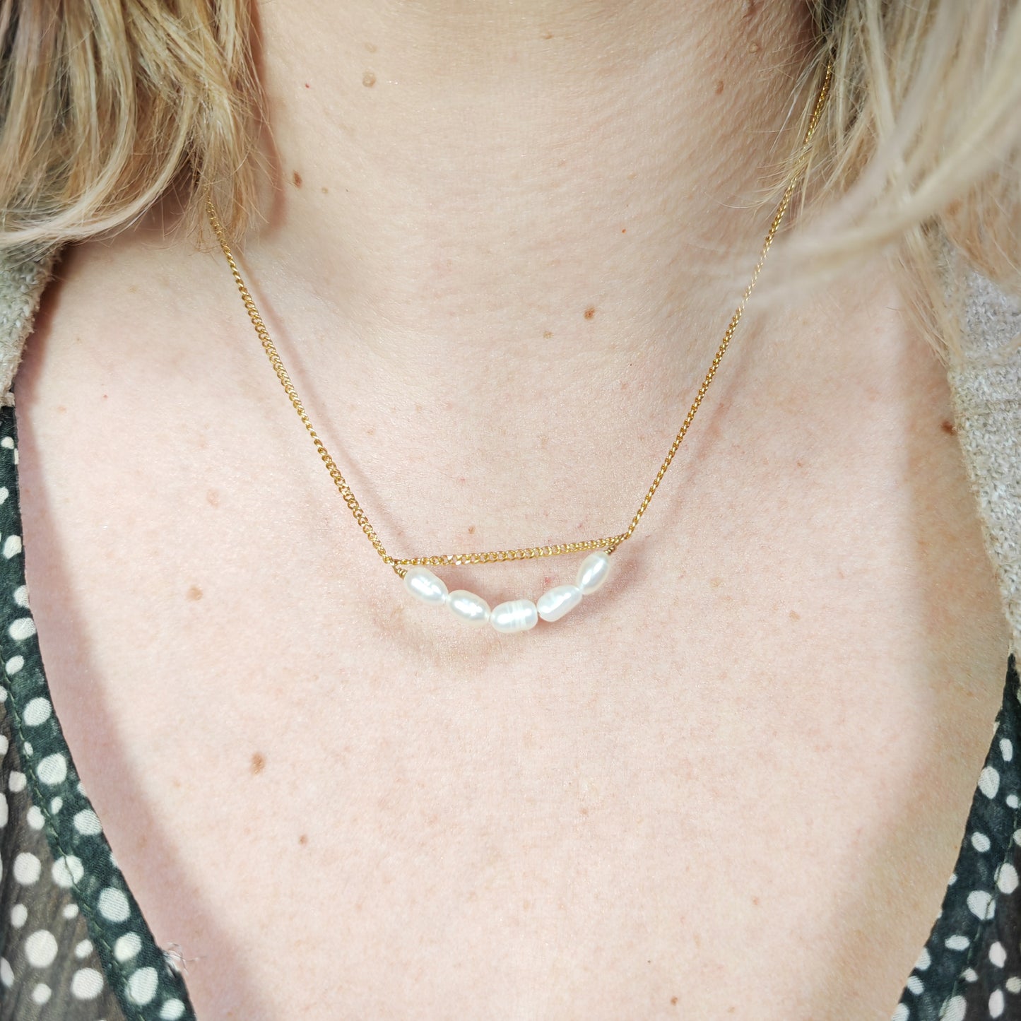 PRÉCIEUSE - collier chaine fine - pendentif barrette 5 perles