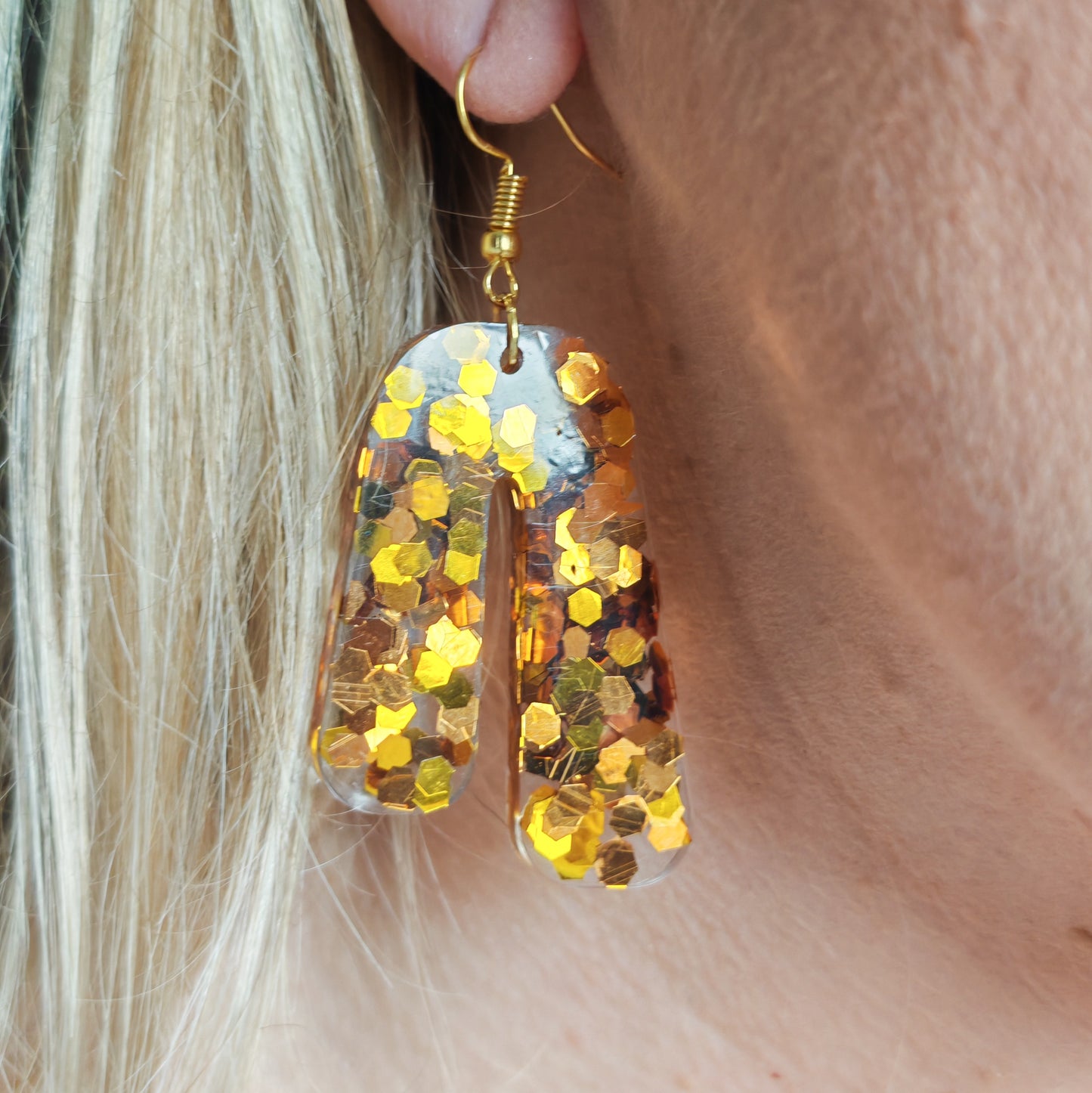 EXCENTRIQUE - boucles d'oreilles - résine et paillettes - plusieurs coloris