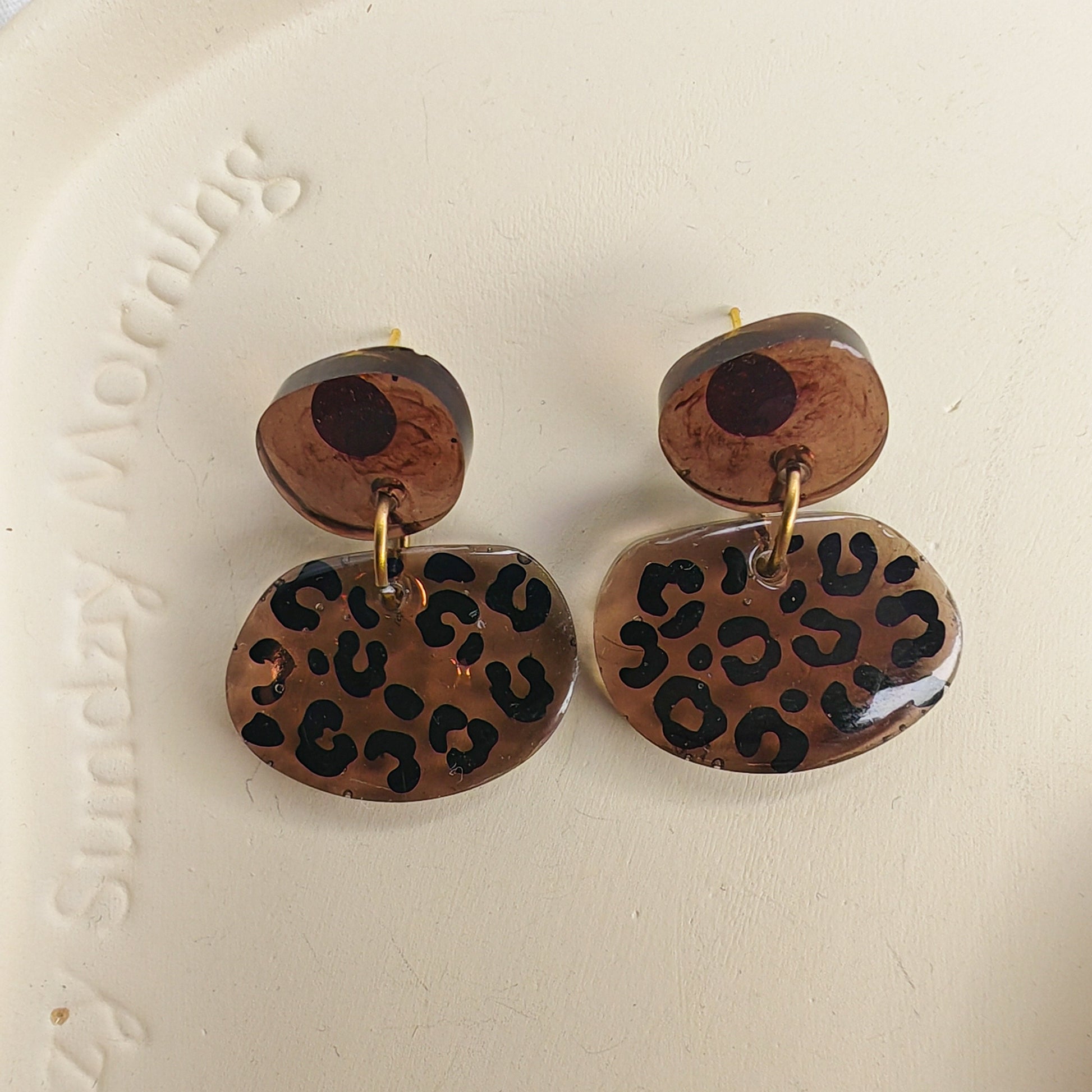 boucles d'oreilles motif leopard SAUVAGE